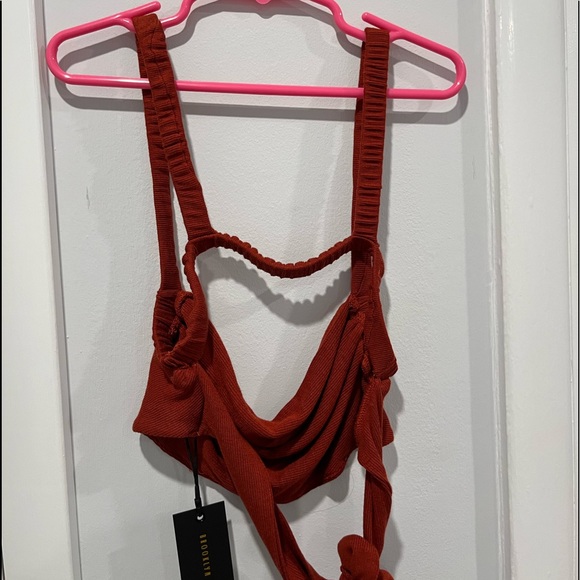 Going out tank top - Picture 2 of 2